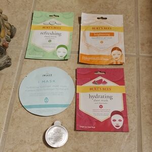 Burt's Bees Skincare Mask Green and Red